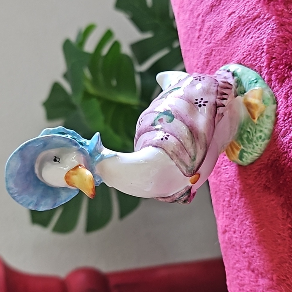 Beatrix Potter "Jemima Puddleduck" Fine Porcelain Collectible❤️